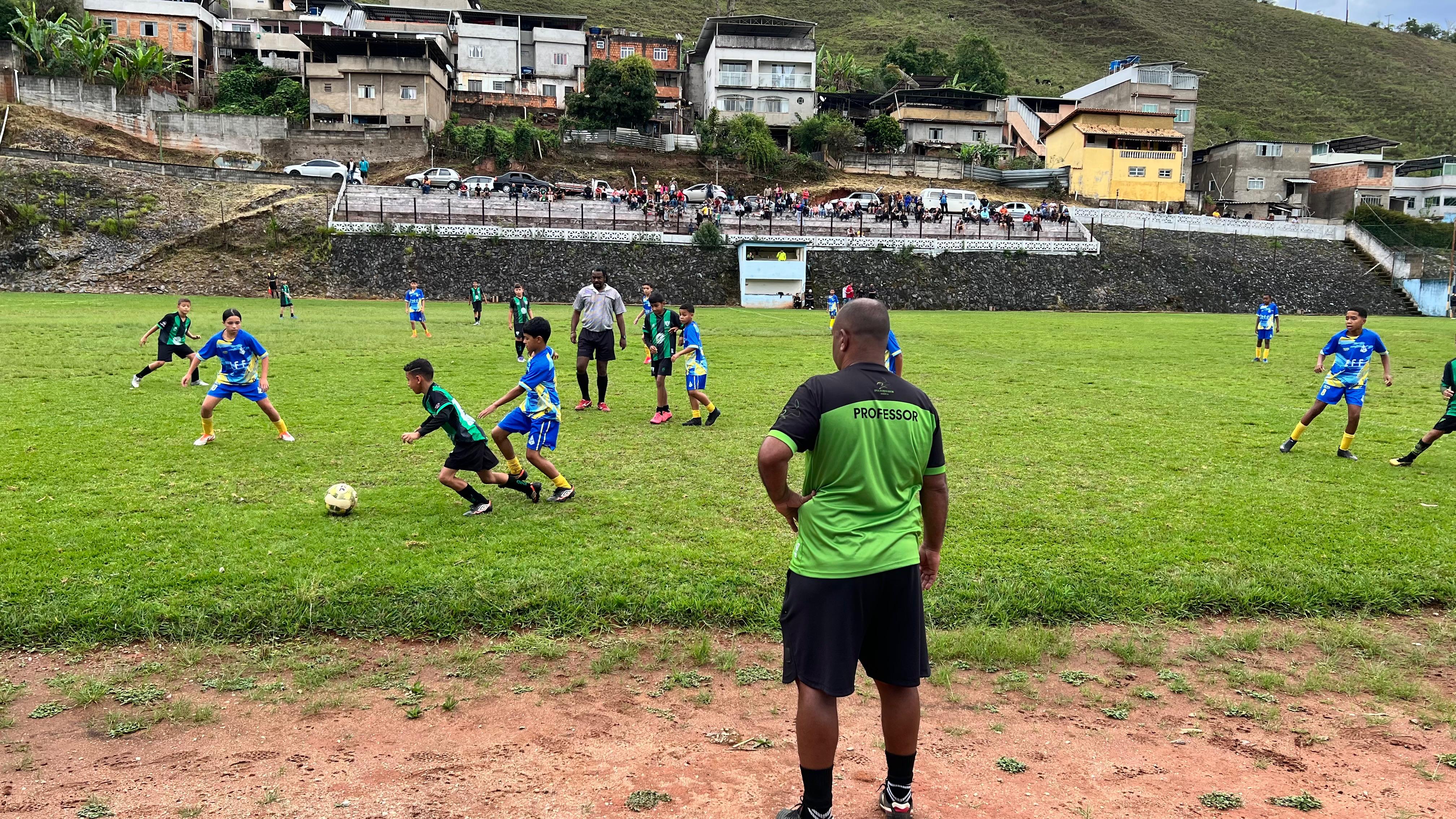 Escola do América-MG promove amistosos avaliativos com observadores do Palmeiras e do Vila Nova em Santos Dumont